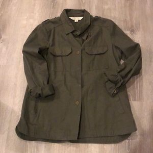 Adam Levine “shacket”.  Olive green Medium. Perfect to bring in spring !